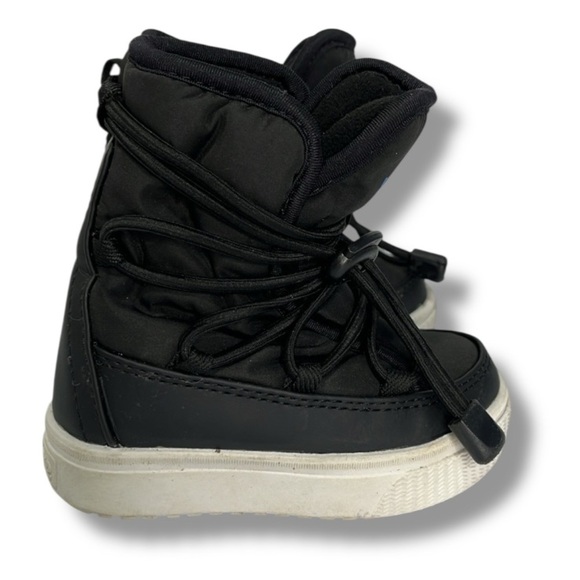 Native Kid Shoes Size 6 Chamonix Black White Water Resistant Padded Snow Boots - Picture 1 of 13